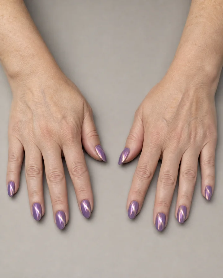 Lilac cat-eye chrome manicure